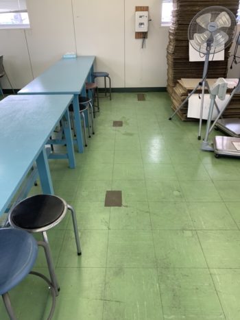 大垣市　床コンセント撤去工事
